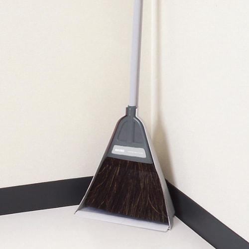 Azuma Industries Chilitore Gray, a freestanding broom and dustpan set for comfortable sweeping. Perfect for entryways and verandas. Black fern, Allen.
