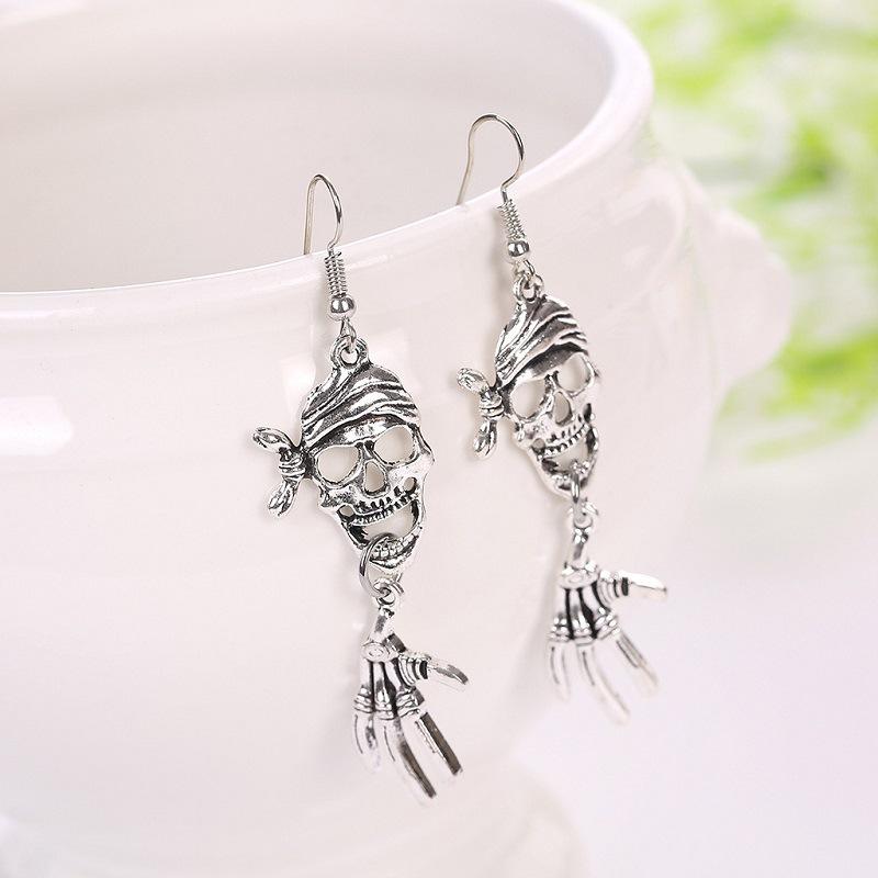 Halloween hot-selling punk skull earrings, exaggerated hip-hop skull earrings, creative gothic earrings trend