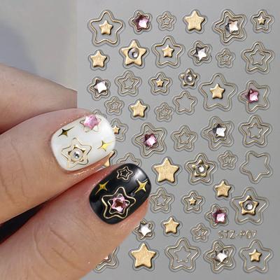 Nail art – Strass e decorazioni per unghie