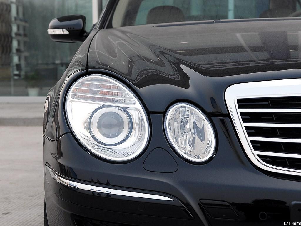 Mercedes-Benz W211 Headlight Black Bottom Shell for E240, E200, E350, E280, E300 Models.