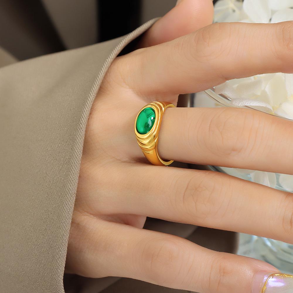 French Retro Gemstone Necklace & Ring Set - Gold-Plated Titanium Steel with Red & Green Zirconia.