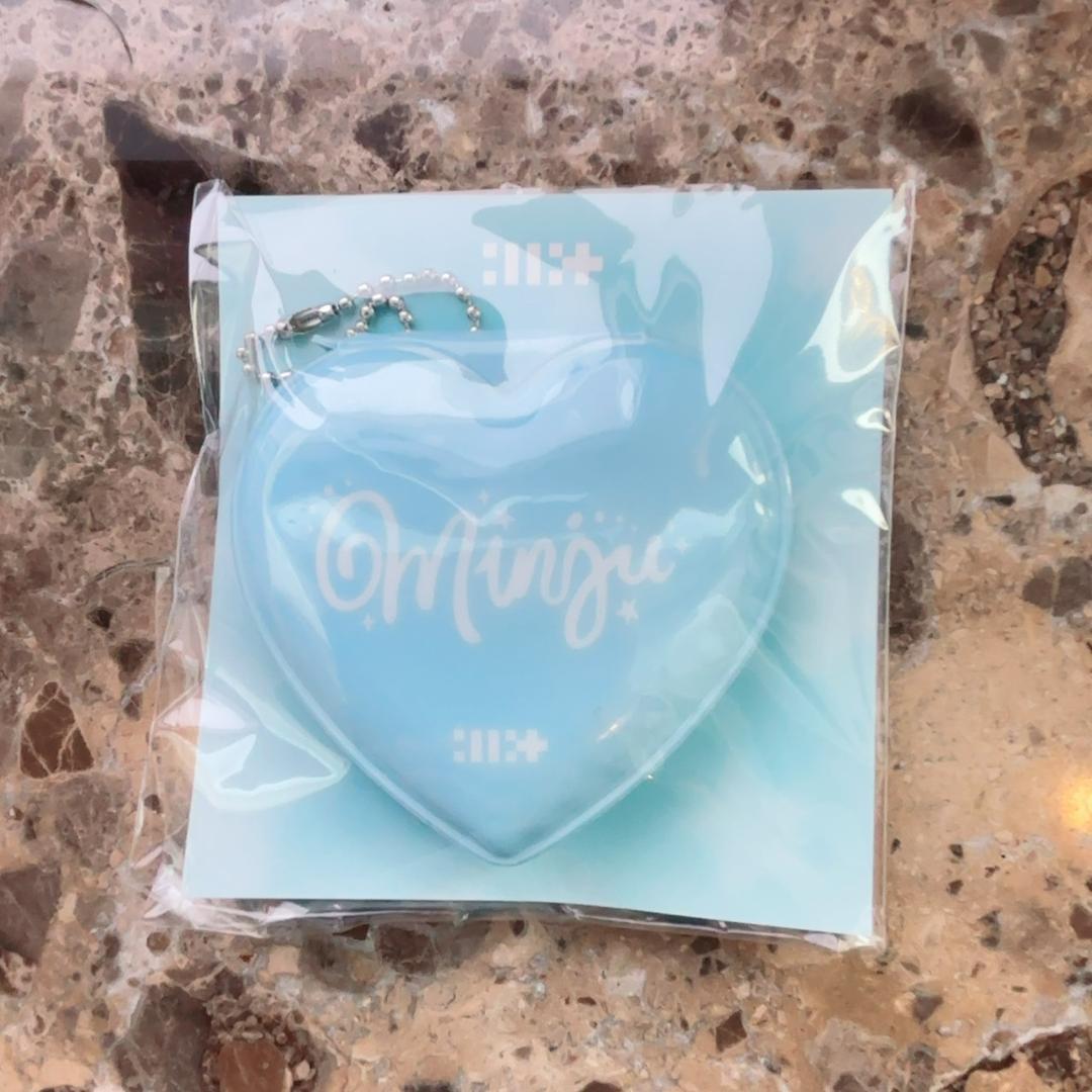 

[Б/У] ILLIT Мини-фолдер для фотографий Минджу Глиттер День Корейская фан-встреча