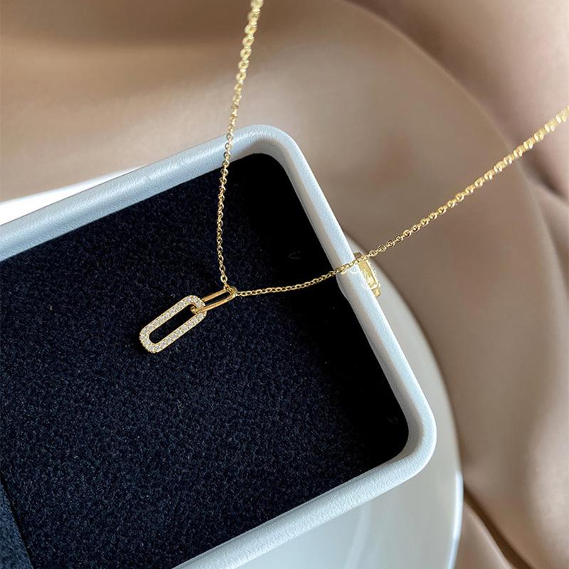 

Женское колье из стерлингового серебра 925 пробы с золотым покрытием и геометрической подвеской с инкрустацией бриллиантами – Минималистичный стиль 925 Silver