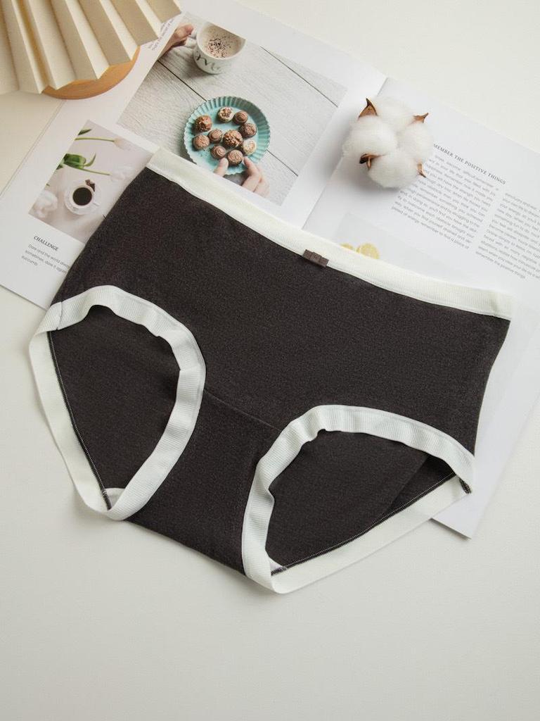Women's Velvet Feel High-Elasticity Brushed Triangle Underwear - Soft, Comfortable, Solid Color for Autumn/Winter