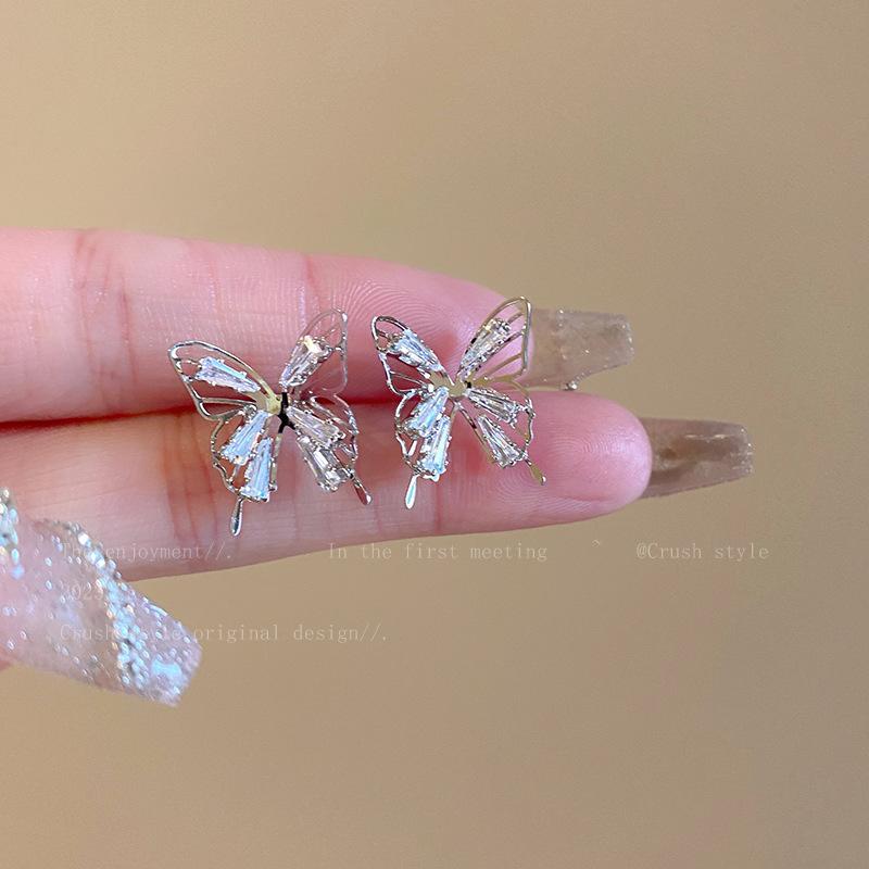 

Hollow butterfly zircon stud earrings for women s summer light luxury high-end niche design unique earrings temperament celebrity earrings
