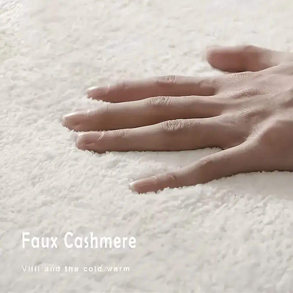 VIKAMA Pink Heart Plush Carpet, Decorative for Girls' Rooms, Bedroom, Cloakroom, Soft and Non-slip Floor Mat, Home Decoration