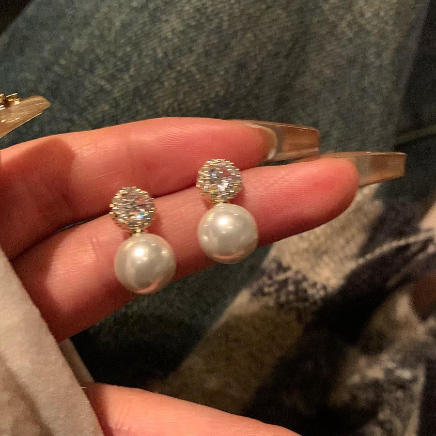 Pearl and Diamond Stud Earrings - Elegant and Trendy Summer 2024 Collection for Women