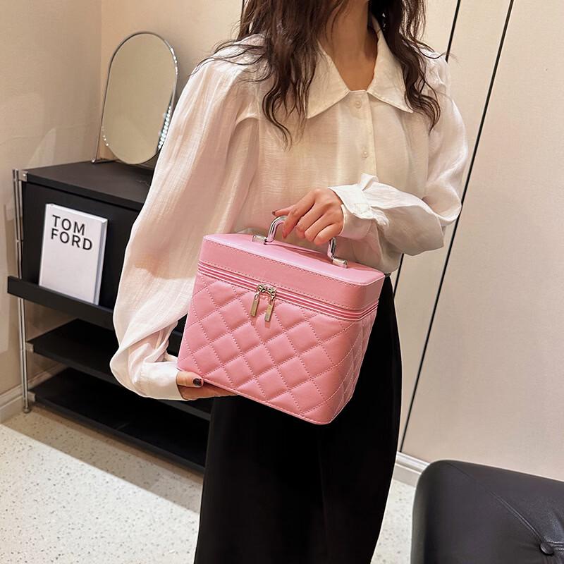 MDNG Chic Quilted Portable Cosmetic Case Small
