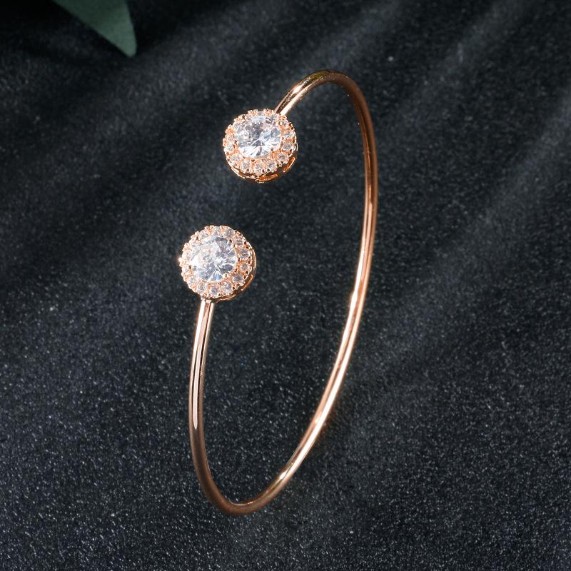 

Zirconium Korean Style Summer Bracelet: Simple, Fresh Jewelry for Women золотой