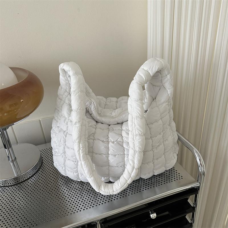 Трендова велика сумка-тоут «Хмара» для жінок у чорному, білому, хакі, фіолетовому та зеленому кольорах, модний стиль