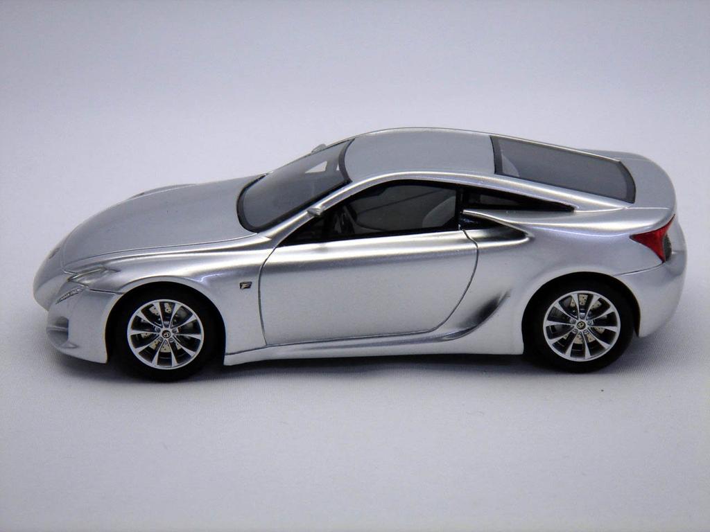 Milestone Resin Miniature Car Lexus 2007 Motor Finished Product 1/43 LF-A Show/Silver