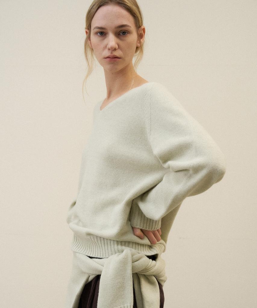 Nobeu Camel Holga V-Neck Knit_Mint