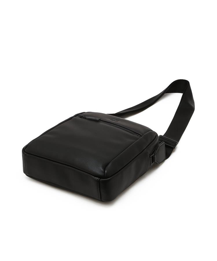 Daks Men'S Accessories Black Logo Embellished Leather Crossbody Bag Dbba6F003Bk