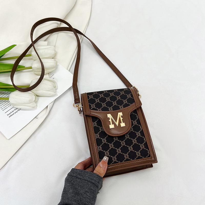 

Літня нова проста модна сумка 2024 року проста невелика квадратна сумка маленька сумка ретро модна жіноча сумка для мобільного телефону коричневий