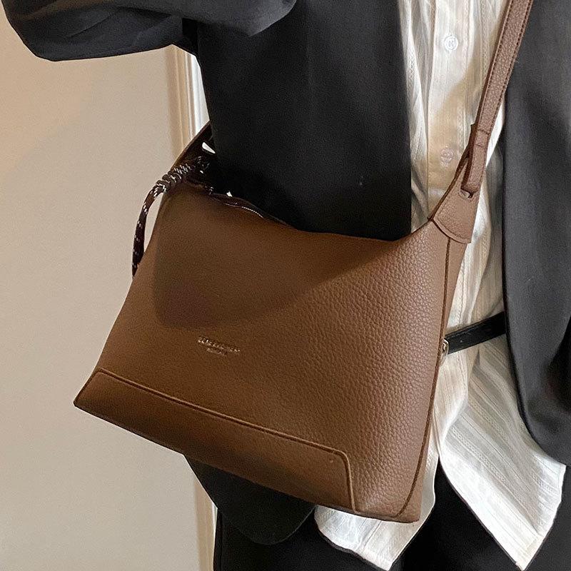 Popular Fashion Korean Version Temperament Simple Tote Bag High Sense Lychee Pattern Commuter Versatile Messenger Bag Women