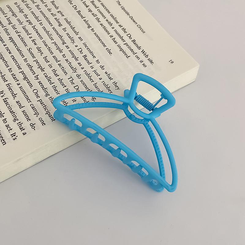 Women Fashion Gold Hollow Geometric Hair Claw Retro Hair Clips Barrette Hair Crab Hair Clips Headband Hairpin Hair Accessories