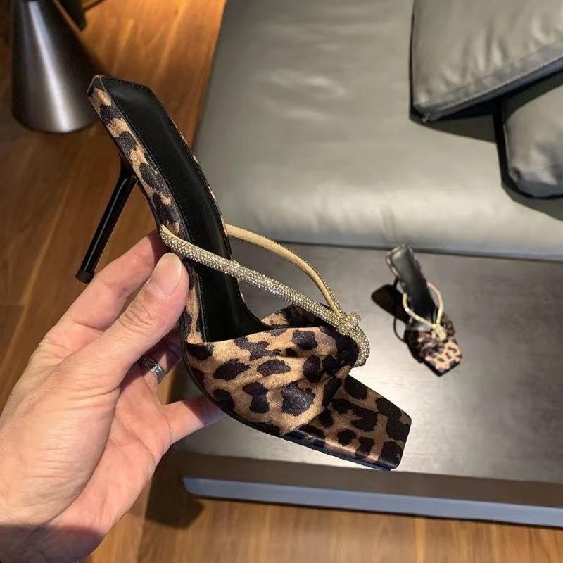 Fashion Fashion Stiletto Slippers Women's Square Head Open-toed Crystal Sandals with Anti-slip Wear-resistant High Heels