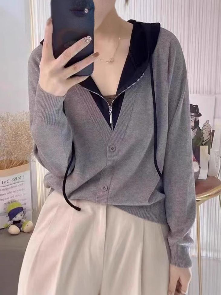 2024 Chic Layered Hooded Knitwear: Women's Two-Piece Color Block Sweater