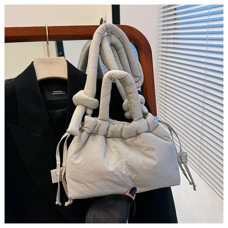 Damen Casual Einzelschultertasche Große Kapazität Nyl Rucksack Damen Daunenbaumwolle Winter Tragetasche Tragbare Make-up Handtasche