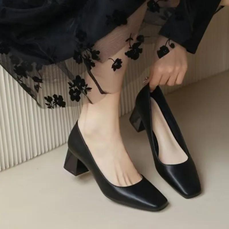 Buty Damskie 2025 Marka Płaskie Damskie Szpilki Kwadratowy Nosek Biurowe i Kariera Nowe Duże Rozmiary Najlepiej Sprzedające się Szpilki Damskie