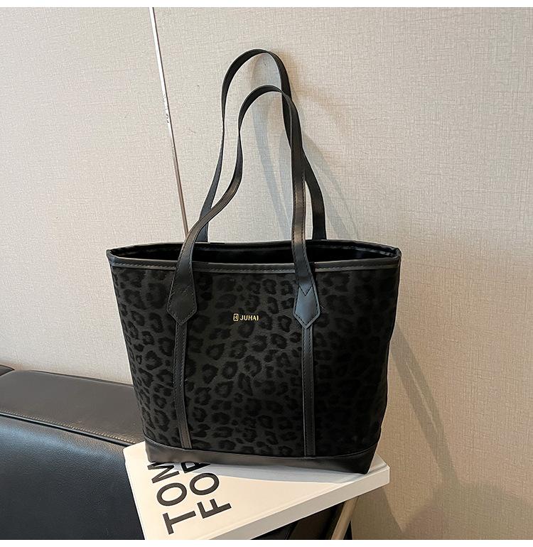 New Retro Suede Simple Top Handle Bag Fashion Leopard Print Large Capacity Shoulder Bag Comfortable and Versatile Commuter Bag