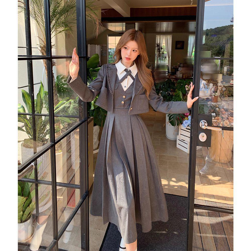 

Комплект плиссированного платья и куртки в корейском стиле для девочек Large