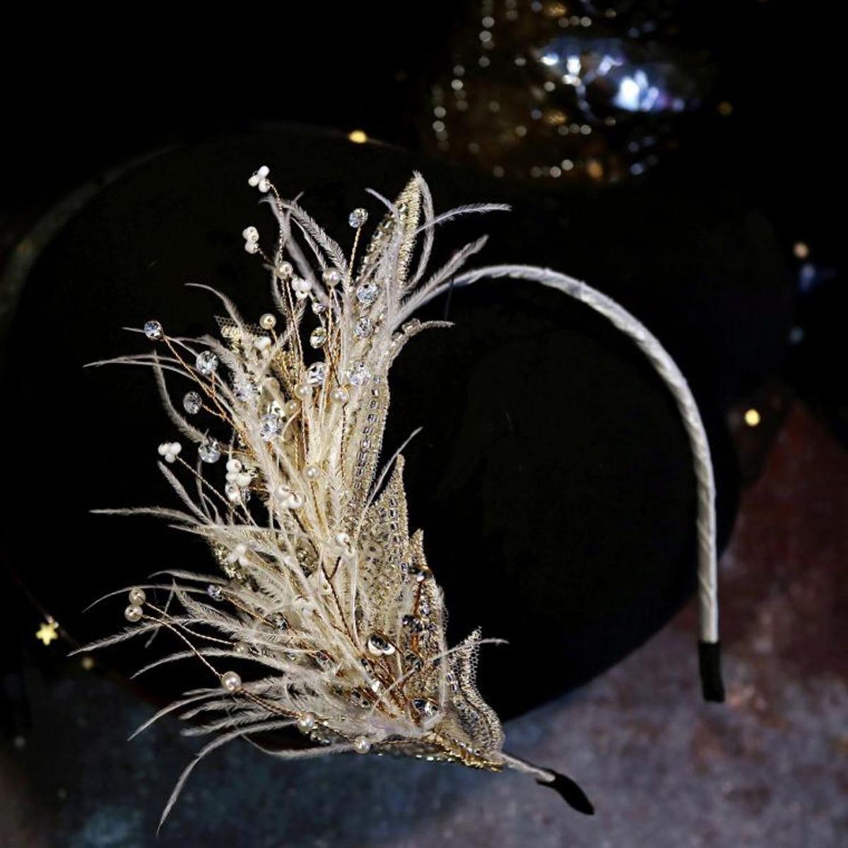 

Персонализированные Модные Перьевые Аксессуары для Волос Танцевальные Вечеринки Украшение для Невесты Реквизит для Фотосъемки Креативная Перьевая Повязка на Голову золотой