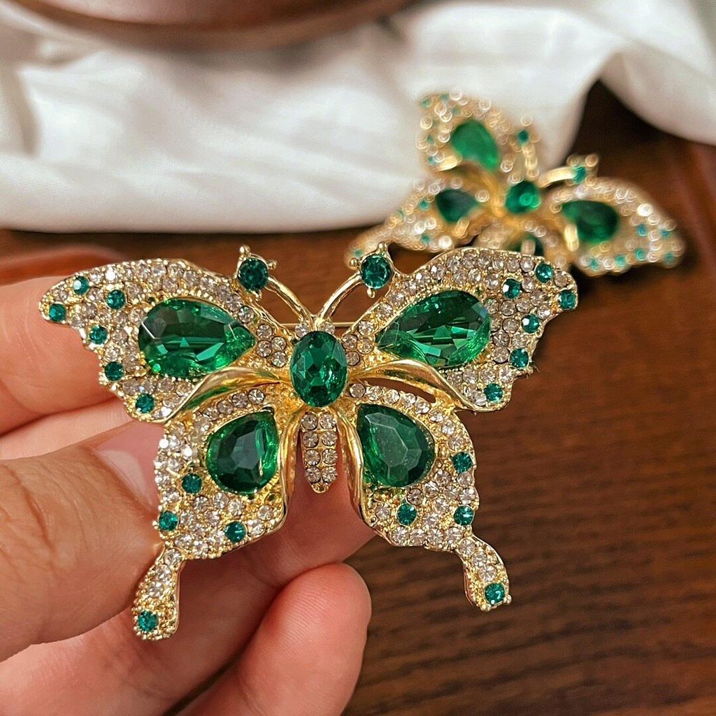 Women Elegant Emerald Crystal Butterfly Brooches Badges Classic Lady Dress Suit High-end Pins Jewelry