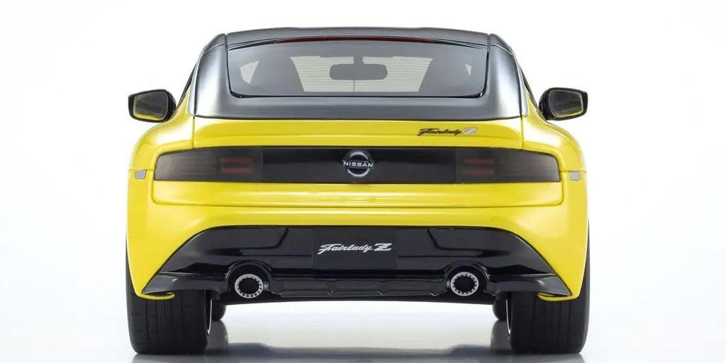 Kyosho Samurai 1/18 Scale Nissan Fairlady Z Yellow Finished Product