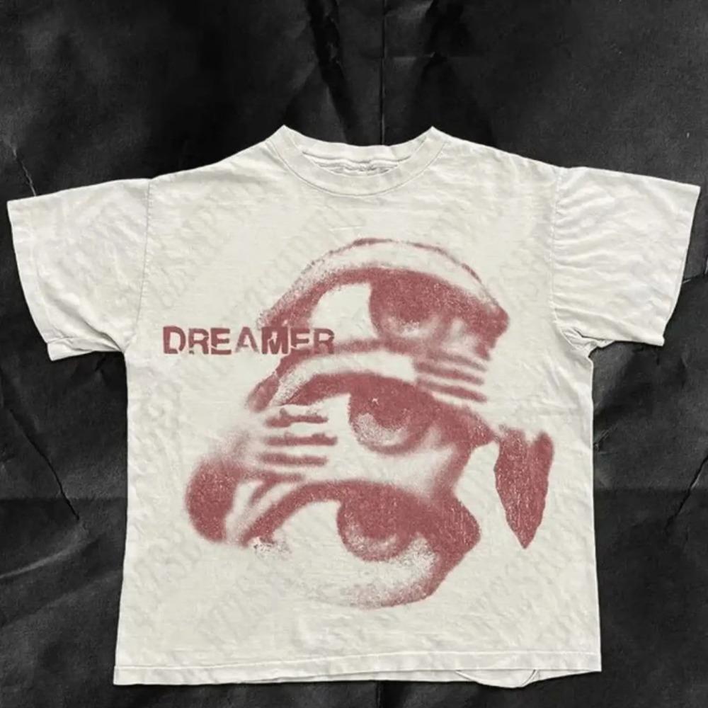

Y2K Style Print T-Shirt White T-Shirt with Striking EAMER Lettering Red Eye Streetwear Top Suitable for Concerts Music Festivals S разноцветный