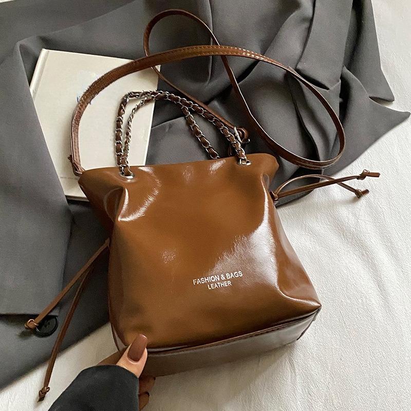 Chain Single-shoulder Crossbody Bag, High Appearance Level, Commuting Handbag, Simple and Fashionable Bucket Bag