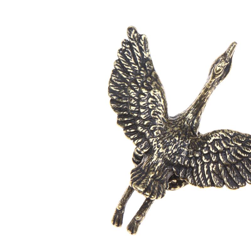 Elegant Brass Flying Crane Figurine Vintage Style Animal Home Decor Office Gift Detailed Feathers Comb Table Ornament Tea Pet