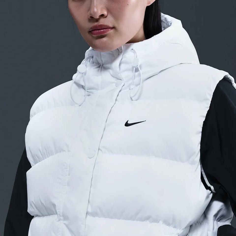 Nike Sportbekleidung Metro Thermo-FIT Wasserabweisend Lockerer Schnitt Mit Kapuze Warm Daunenweste Damen Weste IH1010-100