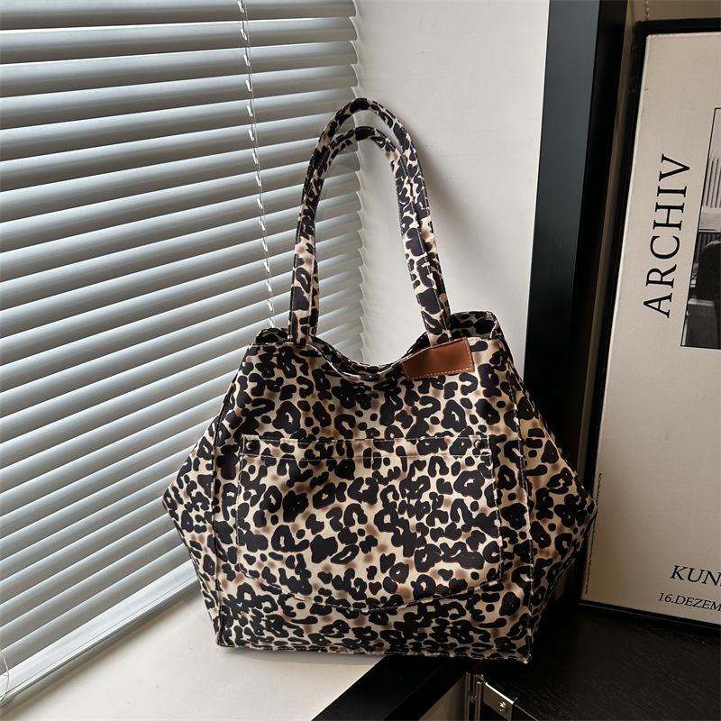 Niche Style Leopard Print Underarm Shoulder Bag Women's Bag New Large-capacity Lazy Wind Tote Bag