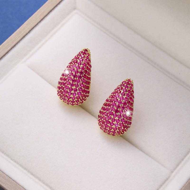 Elegant Teardrop Micro-Pave Diamond Stud Earrings for Women - Luxurious and Sparkling Accessories