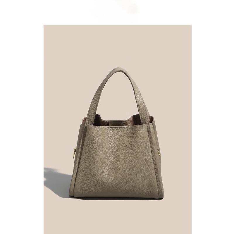 Fashion New Exquisite Commuter Simple Women's Shoulder Messenger Bag 2025 New High-end Large-capacity Bucket Bag