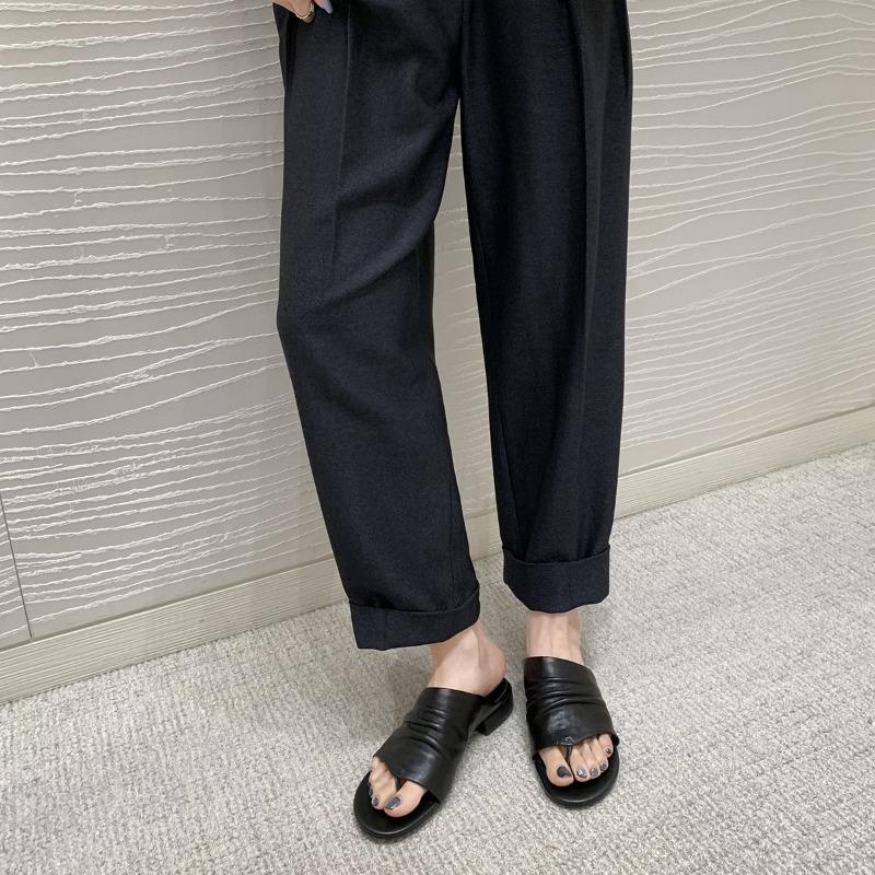 ~ Minimalist old money wind wide upper cowhide pleated versatile thick heel cool slippers female summer