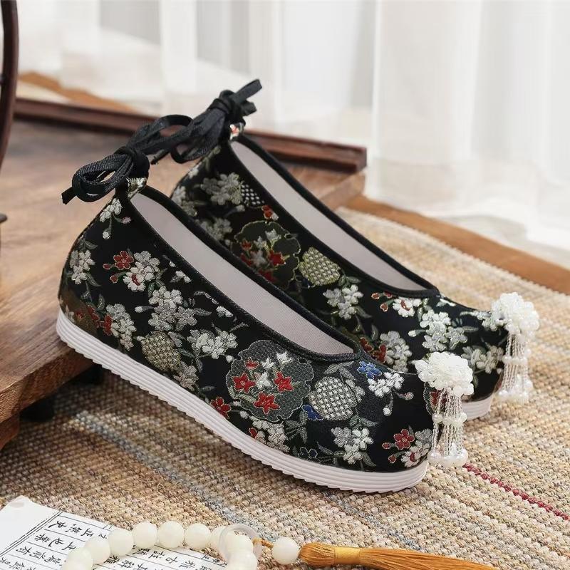 

Женская Новая String Бусины Кисточка Hanfu Обувь Увеличенная Внутренняя Мелкая Ремешок на Лодыжке Косолапые Туфли Носок Ретро Лошадиное Лицо Юбка Туфли 35 чёрный