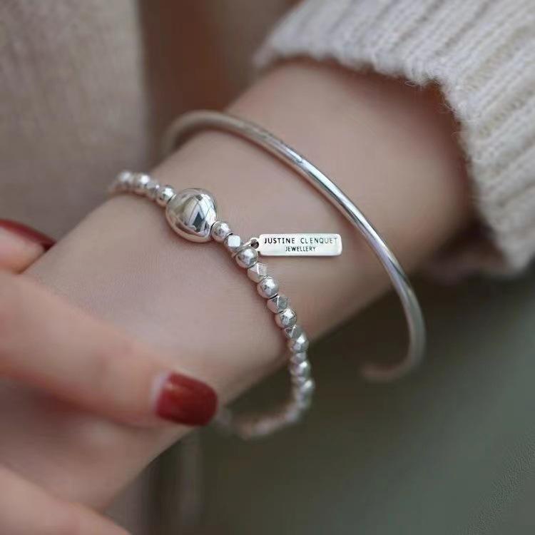 Koreanisches Damen-Smiley-Gesicht Mehrschichtiges Silberperlen-Armband 2024 Design
