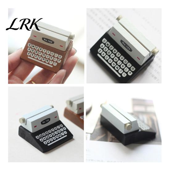 Office Note Organizer Retro Wooden Typewriter Memo Clip, Vintage Desk Place Card Holder, Water-based Paint Wood Holder Decorative Message Photo