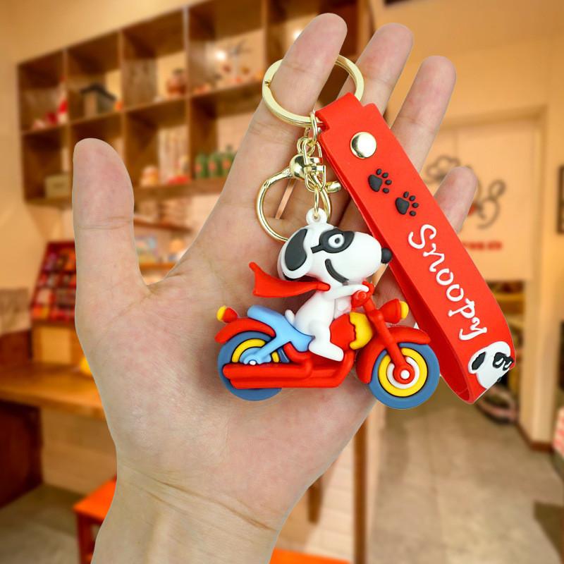 Adorable Snoopy Keychain Stylish Cartoon Key Ring For Car And Bag Accessories