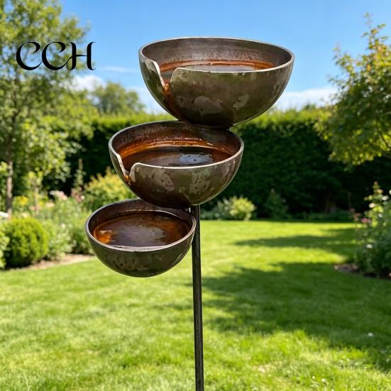 Frost Resistant Garden Stake Metal Bird Bath Rustic Vintage Rain Catcher with 3-Tiered Balcony And Feeder Bowls Outdoor Bee Watering Station