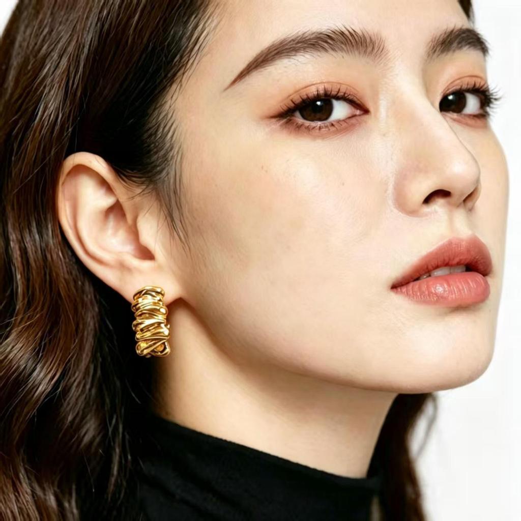 French Retro Irregular Wave Hoop Earrings In Niche Cold Metal Style