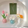 Stilvolles rundes Keramikvasen-Set mit künstlichen Trockenblumen für Schlafzimmer- und Wohnzimmerdekoration