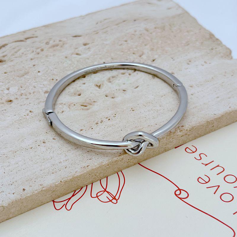 New Fashion Knot Heart Metal Bangle: Chic, Minimalist, Cold Style Design