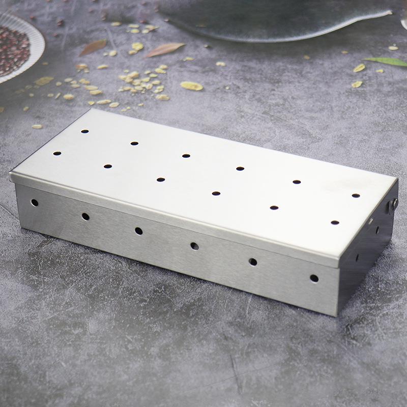 Nerezový udicí box na BBQ - Zesílený box na uzené maso a koření pro venkovní grilování