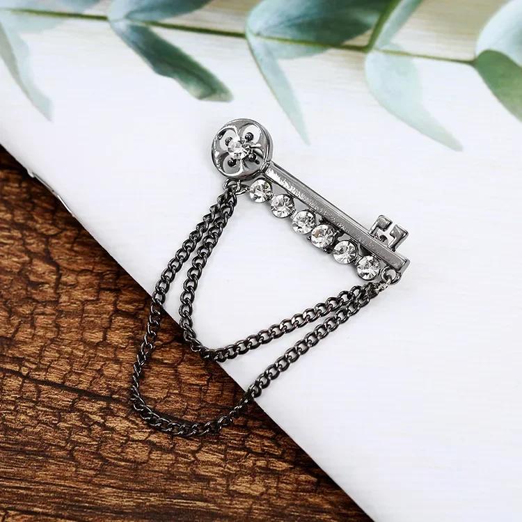 

Korean New Fashion Metal Key Tassel Long Brooch Rhinestone Chain Lapel Pin for Men s Suit Shirt Badge Brooches Pins Accessories чорний