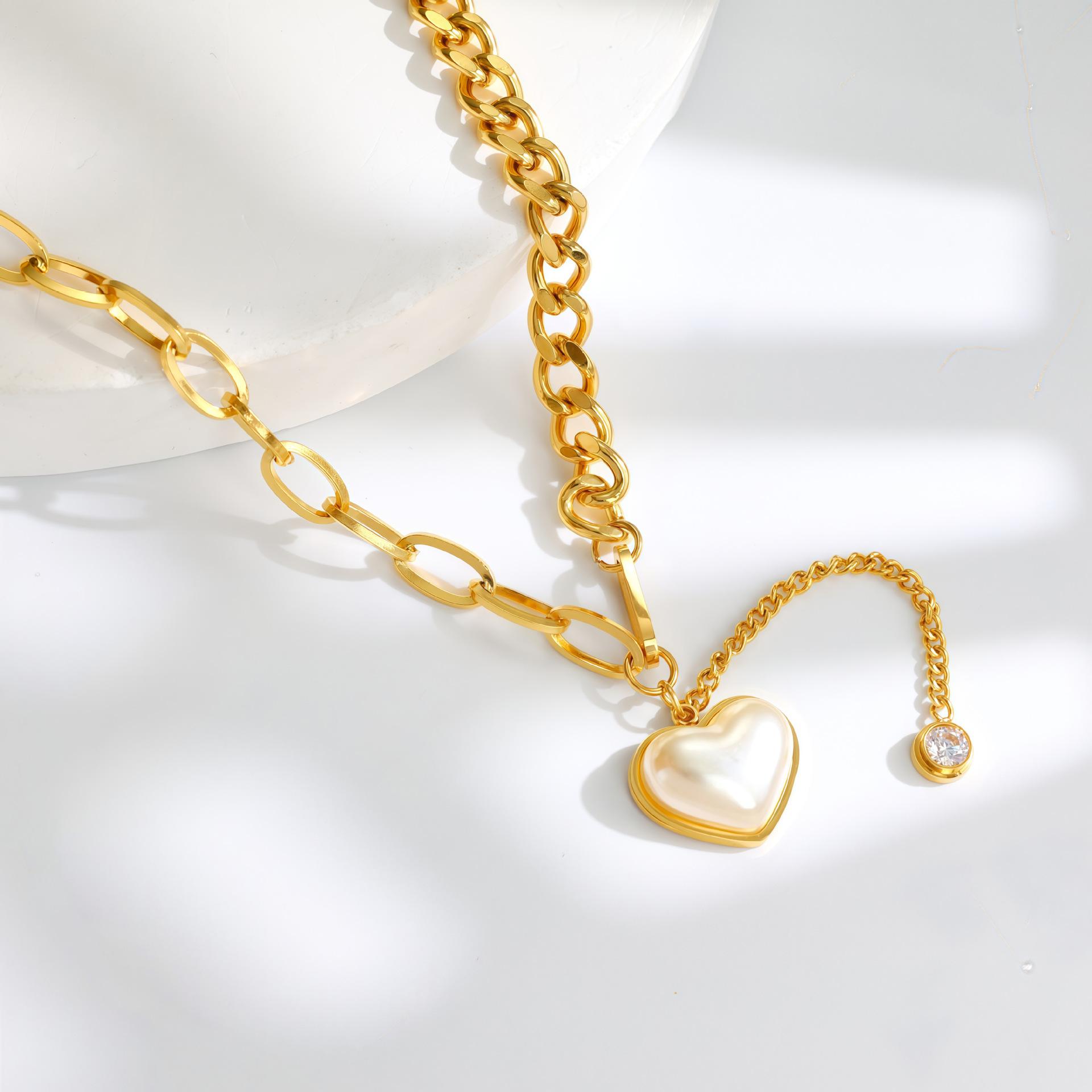Love Necklace Ladies Heart Light Luxury Pearl Love Shaped Pendant Chain Retro Temperament Necklace
