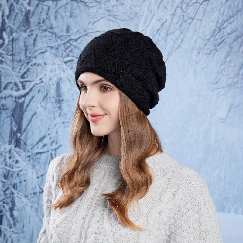 Korean Style Knitted Beanie For Men And Women With Thermal Insulation And Faceslimming Design Black