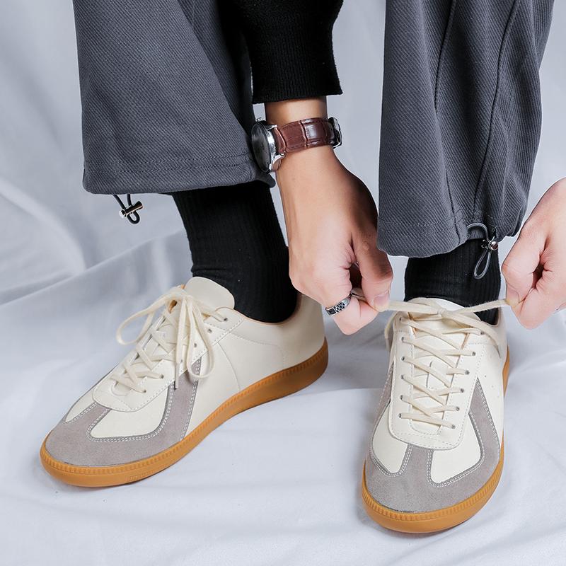 Fashion New Men's Casual Sneakers Breathable Running Shoes Lightweight Walking Shoes Fashion Athletic Tennis Flats Non-Slip Skate Shoes